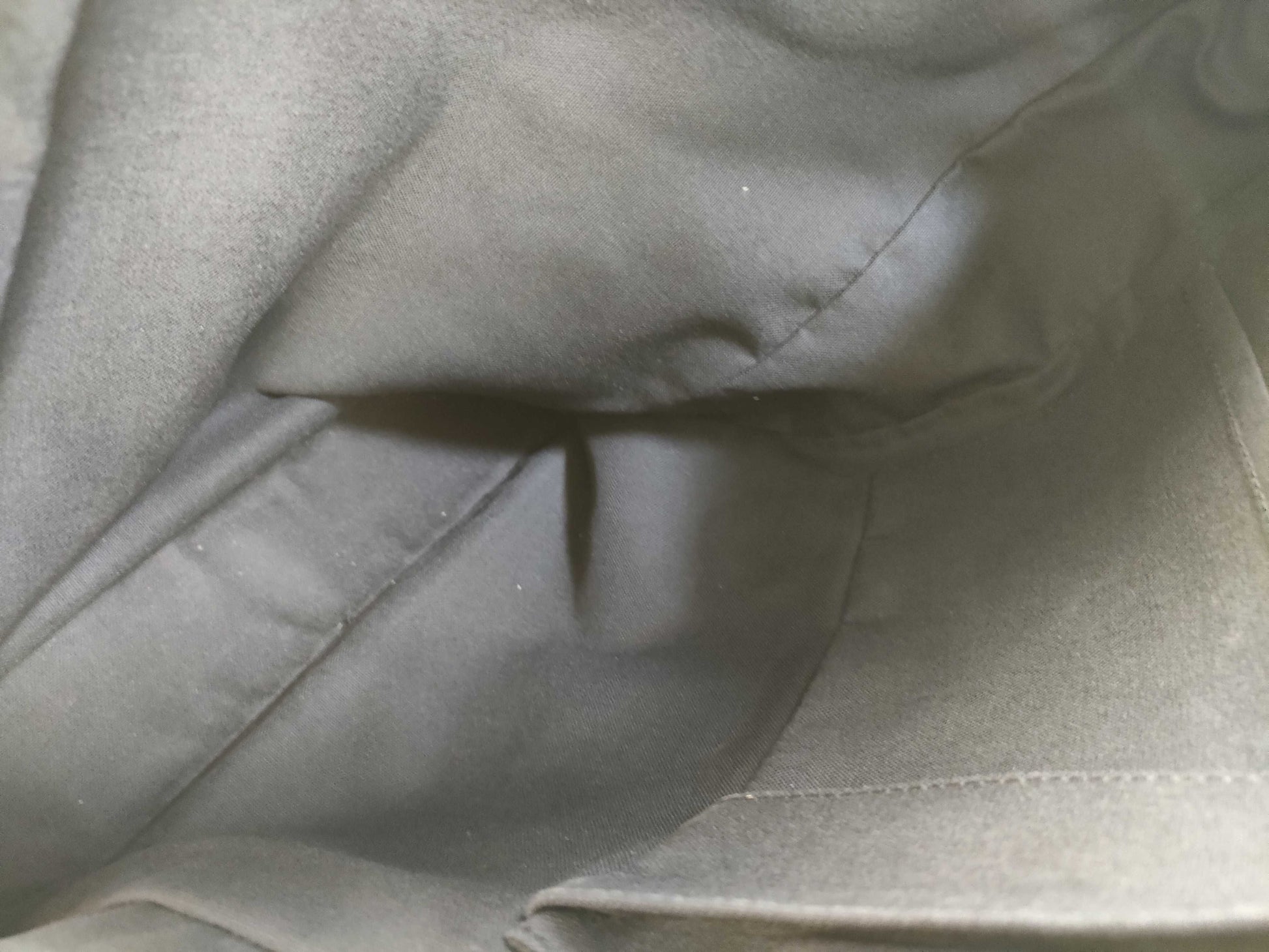 LOUIS VUITTON Taiga Beluga Shoulder Bag