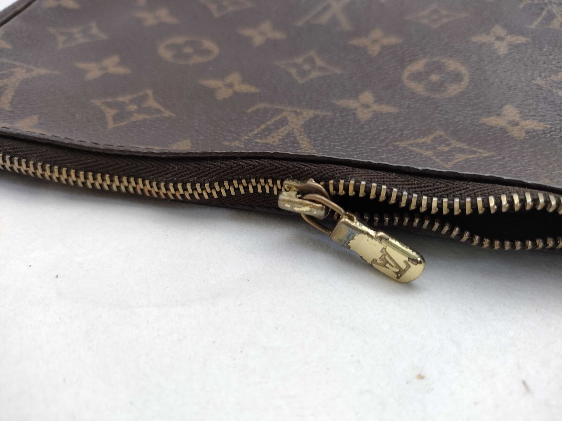 LOUIS VUITTON Monogram Accessory Pouch