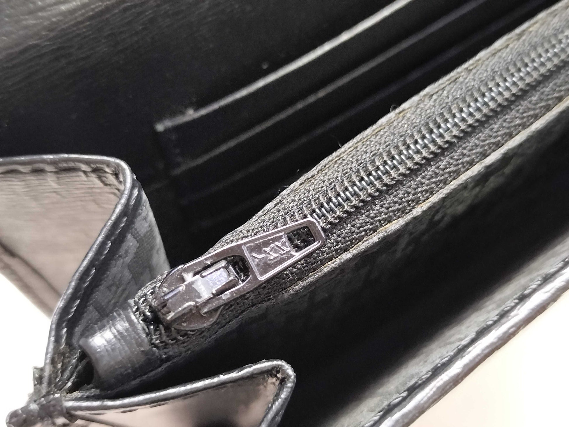 GIVENCHY Second Bag, Black Leather, Minor Scratches on Hardware, Minor Signs of Use, Stored, Item Number: 00