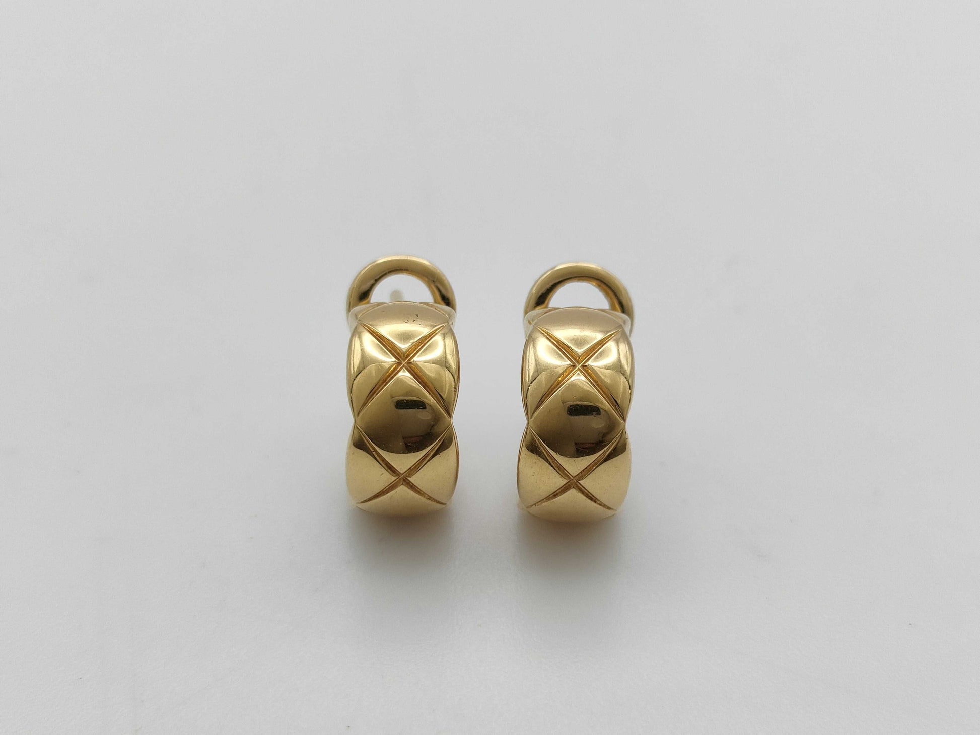 CHANEL Coco Crush YG Au750 6.4g Earrings 