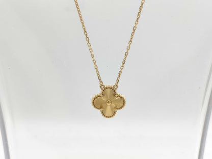 Van Cleef & Arpels Vintage Alhambra Guilloched Necklace in Yellow Gold and Au750, 6.7g 