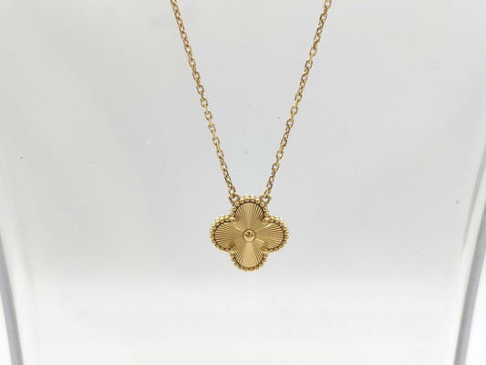 Van Cleef & Arpels Vintage Alhambra Guilloched Necklace in Yellow Gold and Au750, 6.7g 