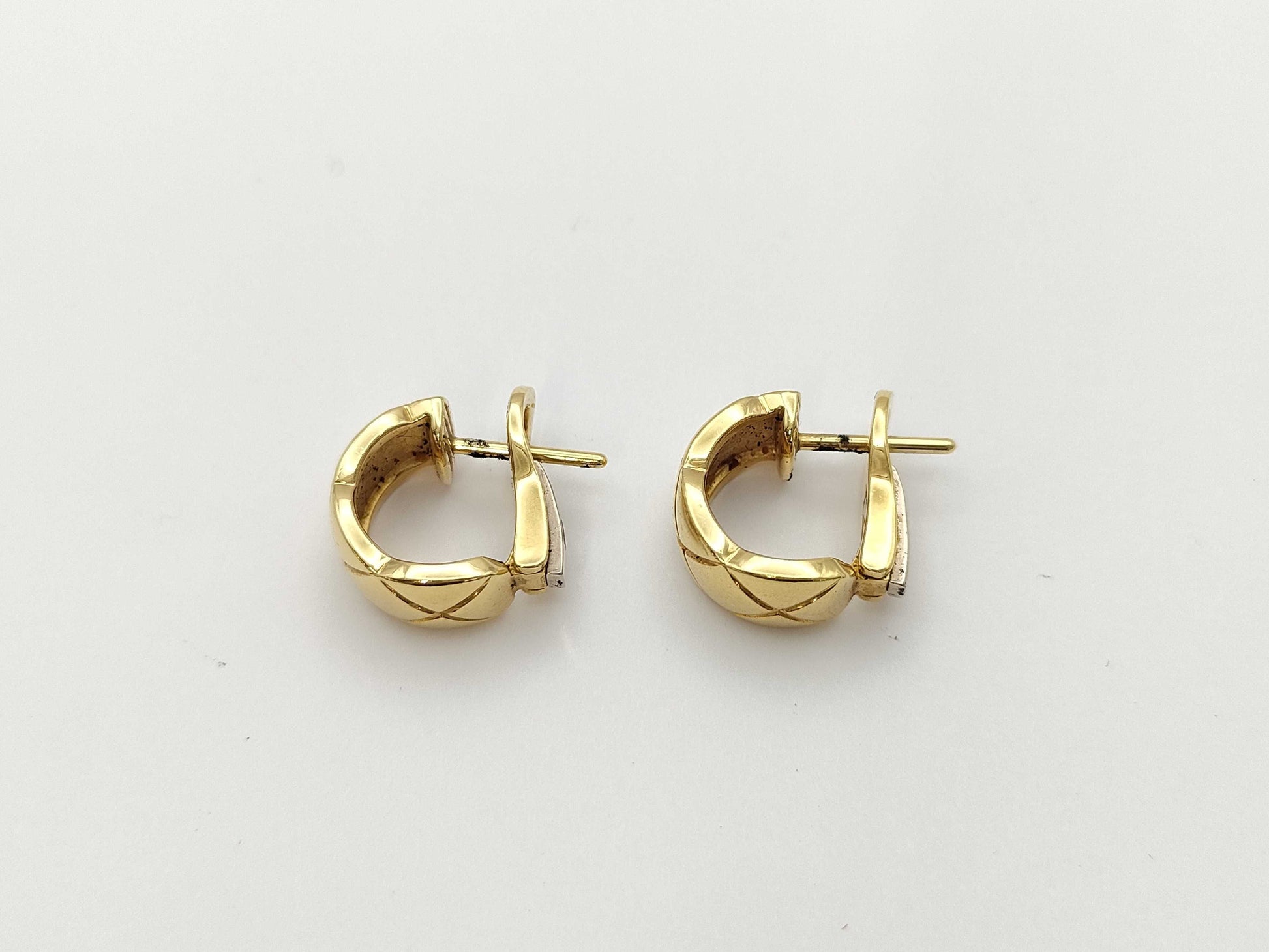 CHANEL Coco Crush YG Au750 6.2g Earrings 