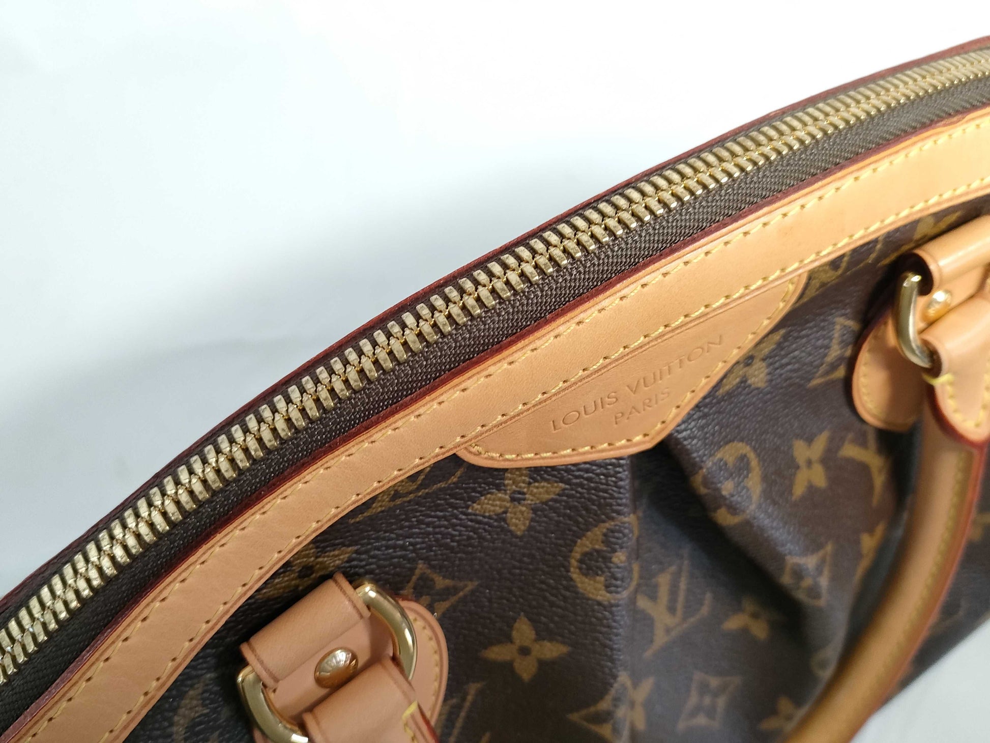 LOUIS VUITTON Monogram Louis Vuitton Bag Handbag