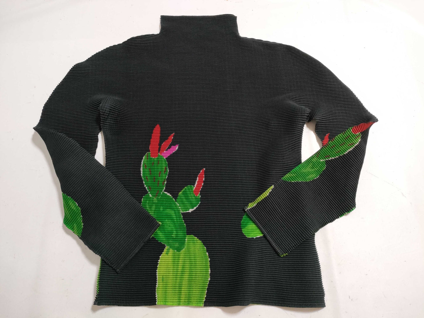 ISSEY MIYAKE Box Pleat Cactus Top, Black