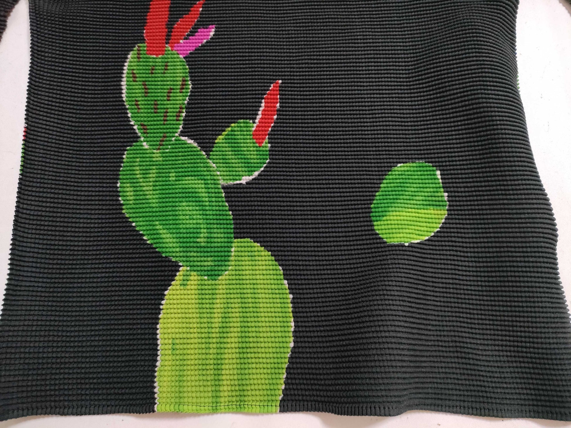 ISSEY MIYAKE Box Pleat Cactus Top, Black