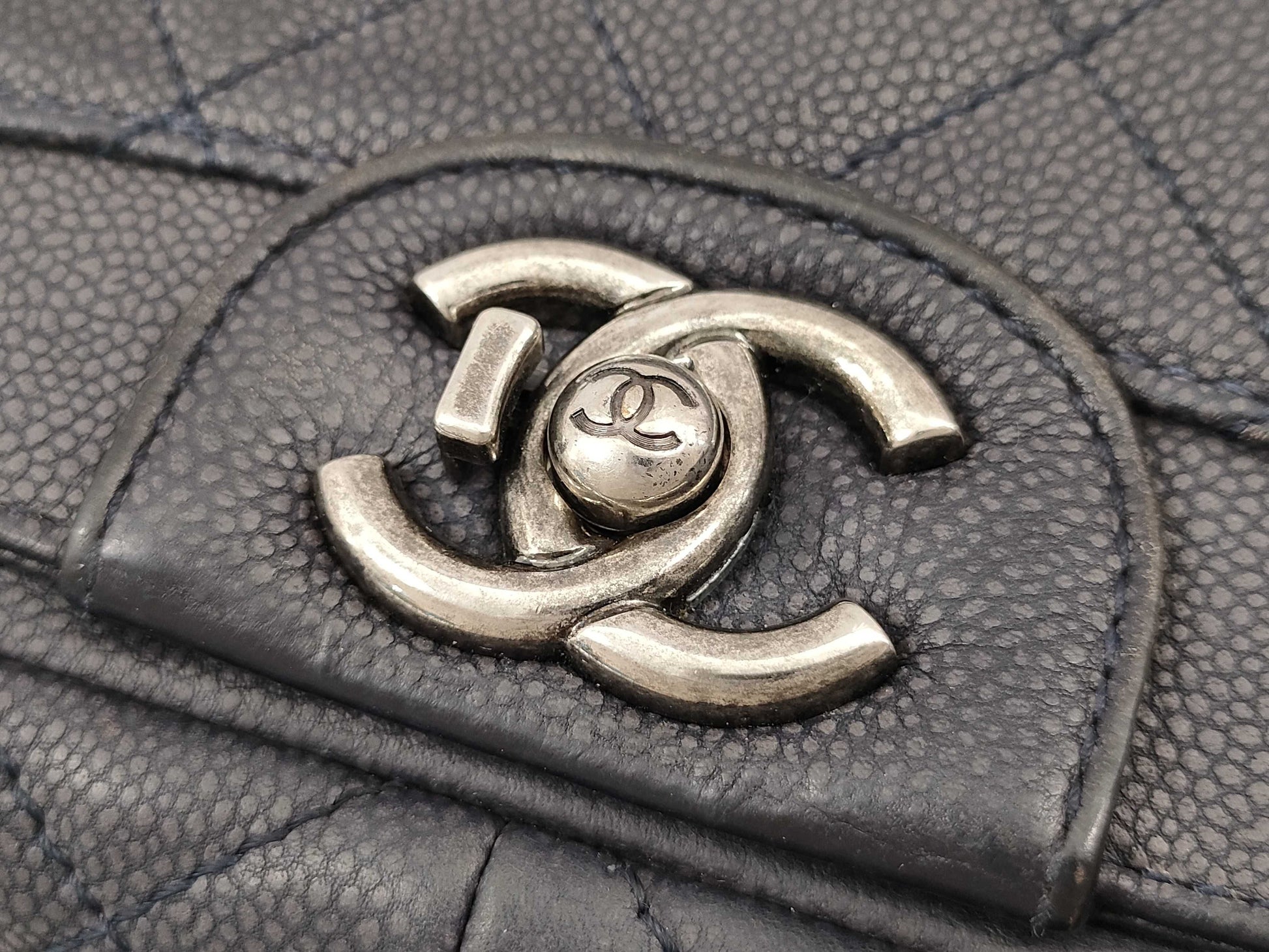 CHANEL Caviar Skin Shoulder Bag with Seal