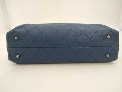 CHANEL Caviar Skin Shoulder Bag