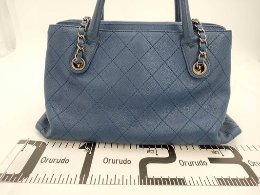 CHANEL Caviar Skin Shoulder Bag