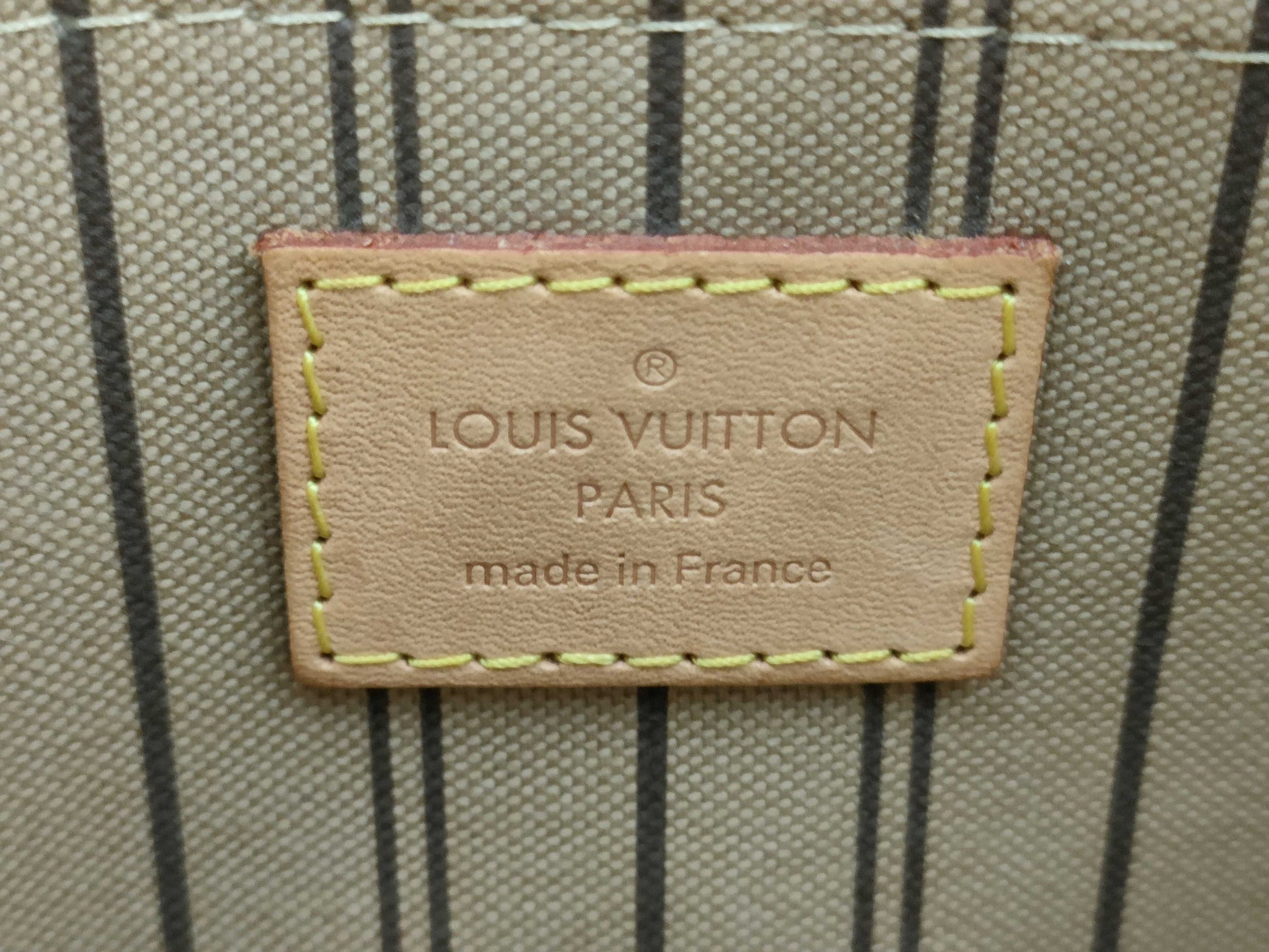 LOUIS VUITTON Monogram Neverfull MM Pouch