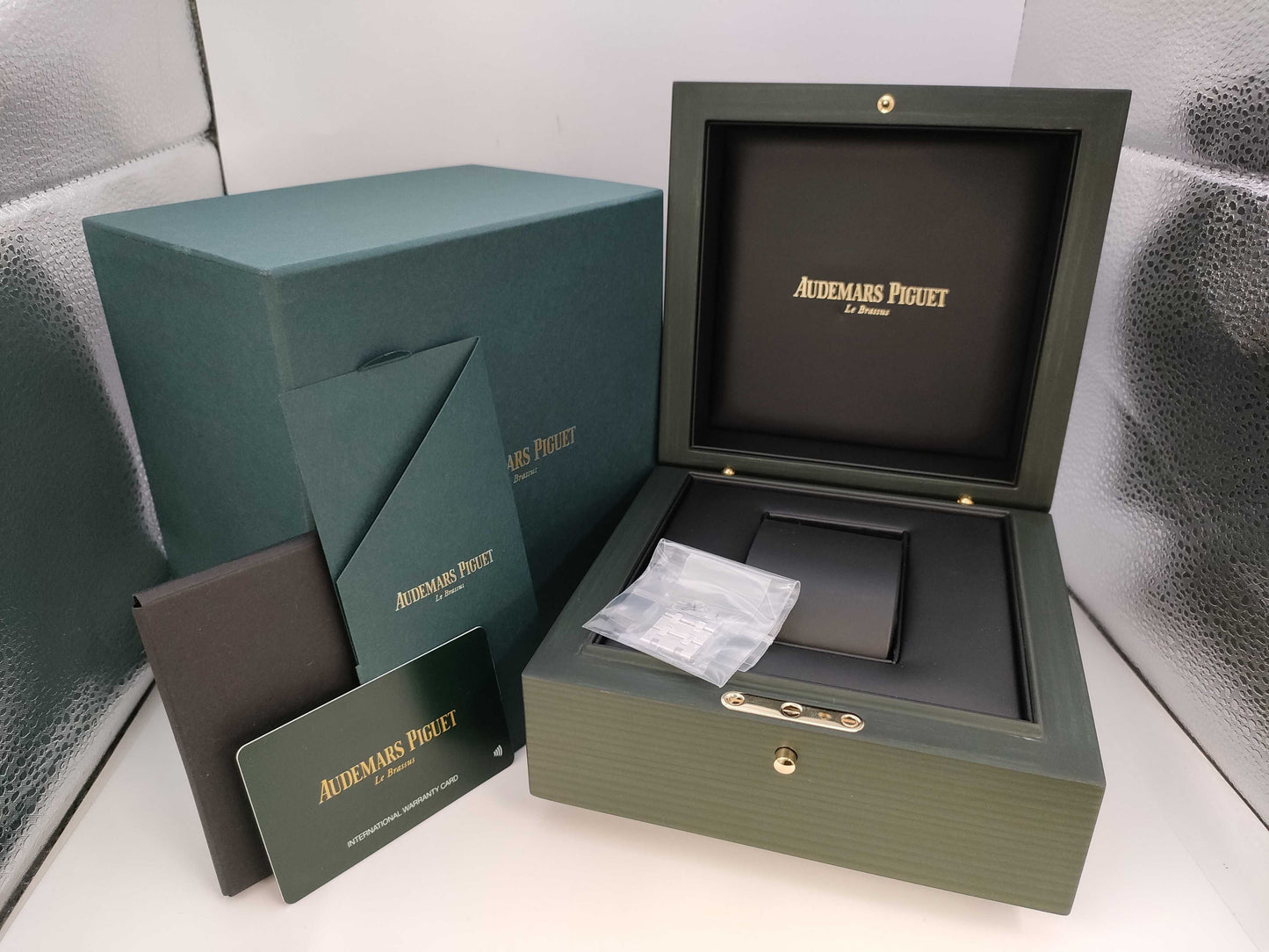 AUDEMARS PIGUET Royal Oak Khaki Green 15510ST.OO.1320ST.09 LK3173P-DN0522 Automatic Men's Watch