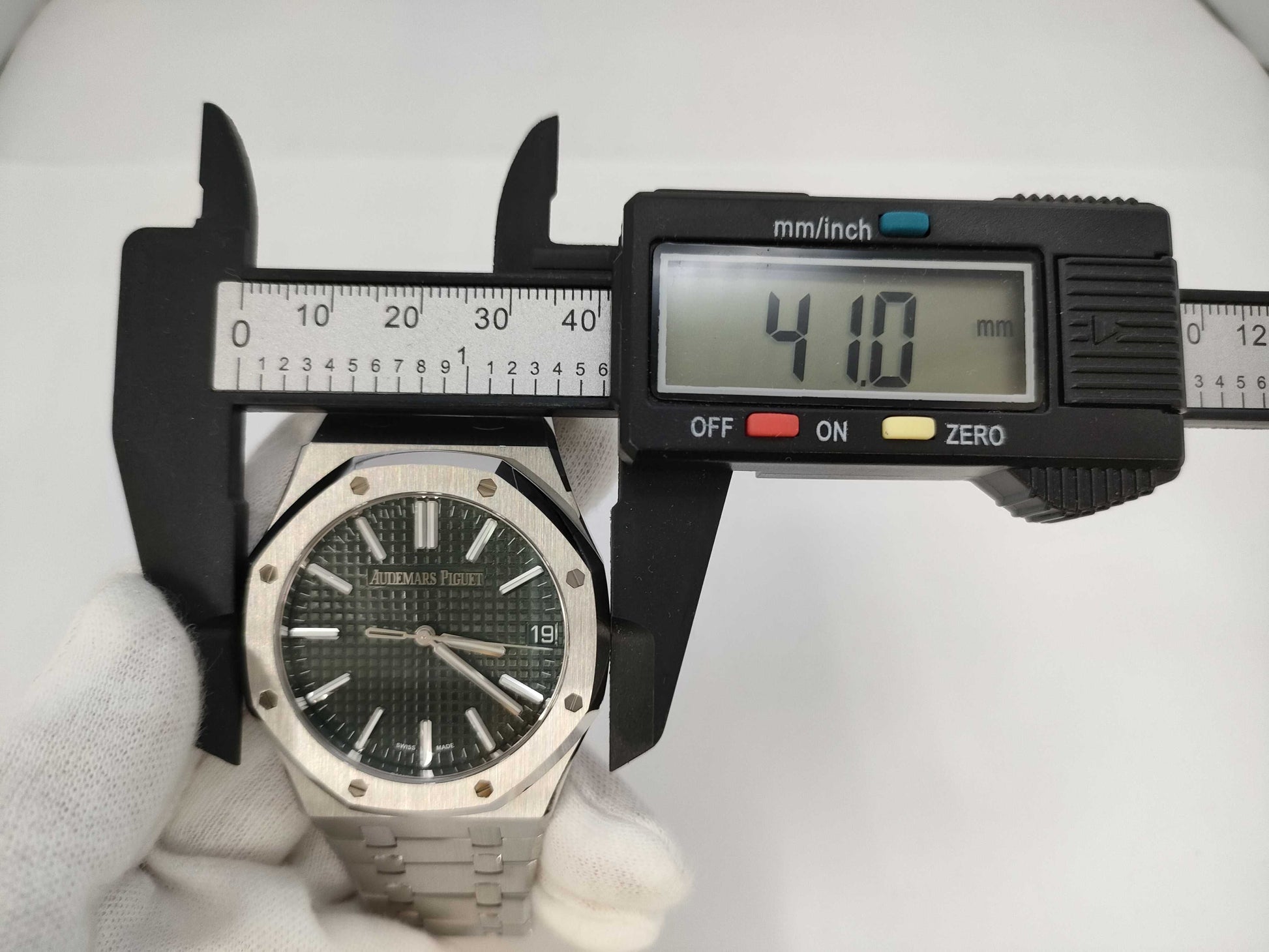 AUDEMARS PIGUET Royal Oak Khaki Green 15510ST.OO.1320ST.09 LK3173P-DN0522 Automatic Men's Watch