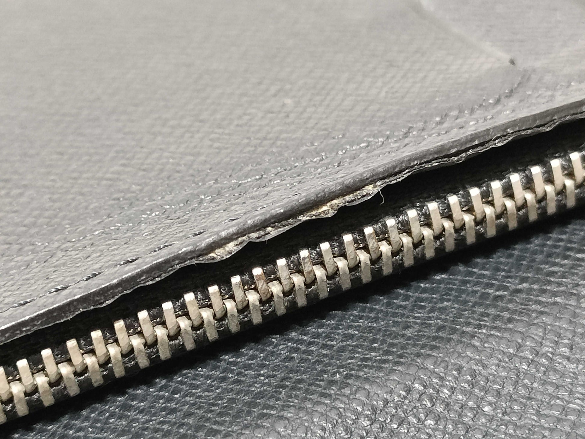 LOUIS VUITTON RFID Unverifiable SP2172 Taiga Louis Vuitton Brazza Wallet Black Taiga Leather Silver Brass SP2172 Wallet