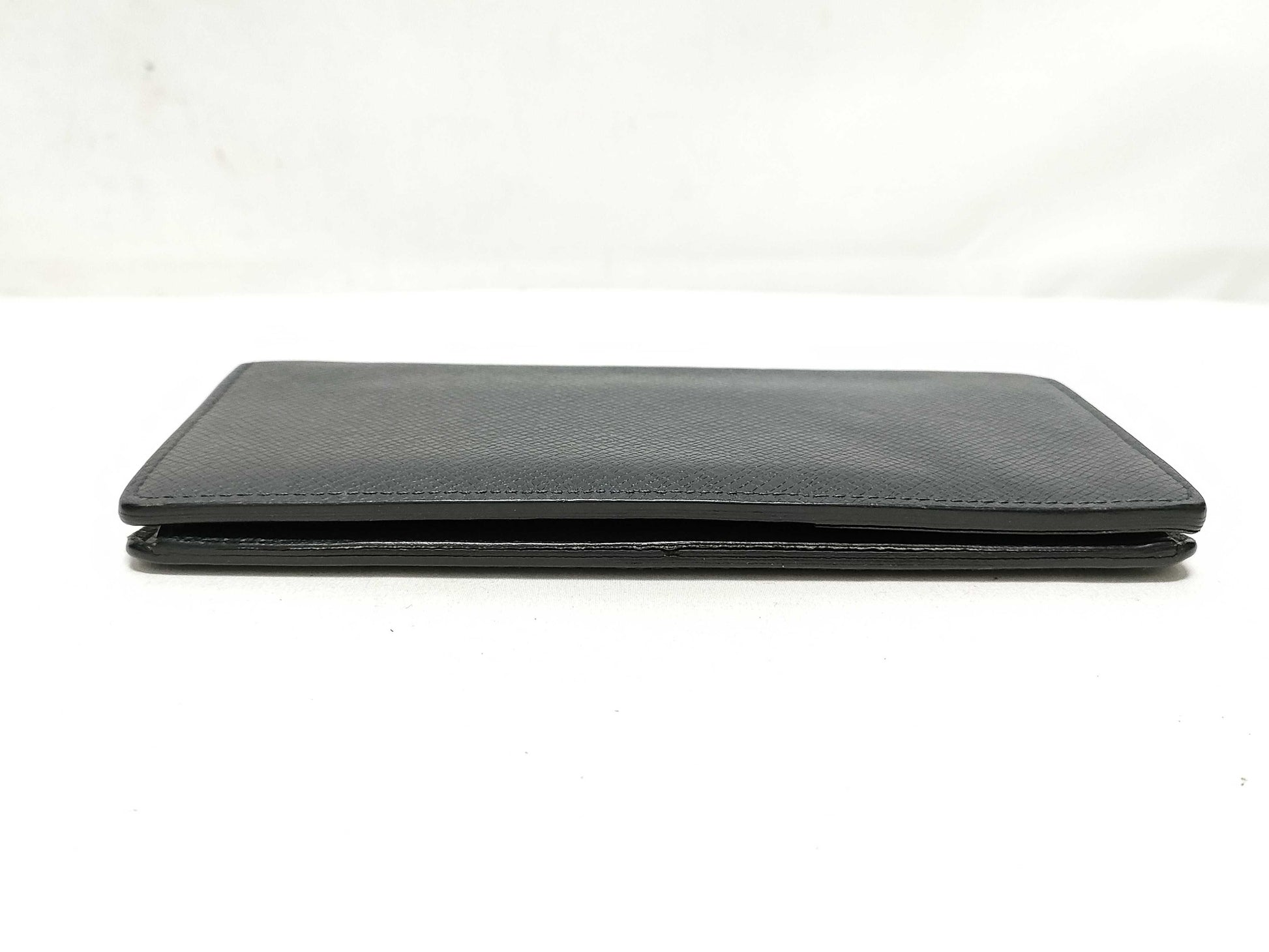 LOUIS VUITTON RFID Unverifiable SP2172 Taiga Louis Vuitton Brazza Wallet Black Taiga Leather Silver Brass SP2172 Wallet