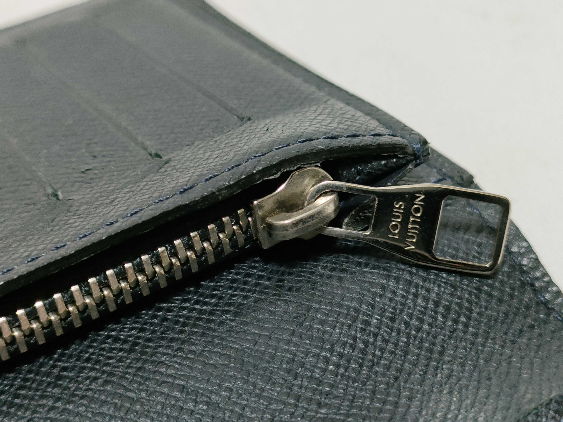 LOUIS VUITTON RFID Unverifiable SP2172 Taiga Louis Vuitton Brazza Wallet Black Taiga Leather Silver Brass SP2172 Wallet