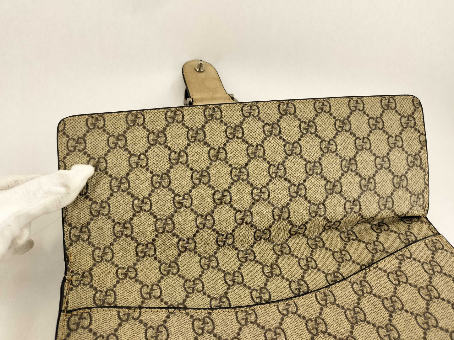 GUCCI GG Supreme Dionysus Large Shoulder Bag in Beige and Silver Supreme Coated Canvas 
