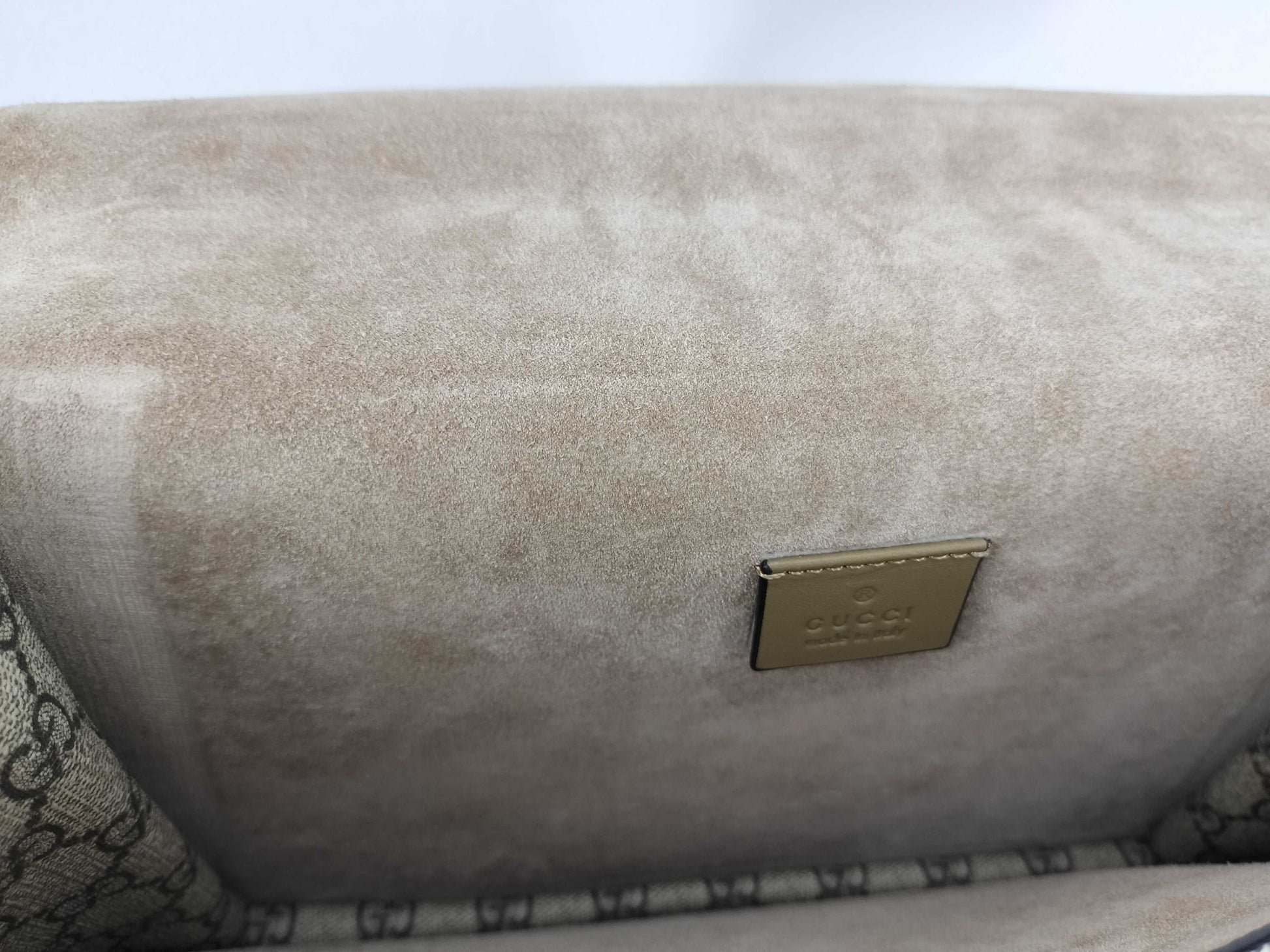 GUCCI GG Supreme Dionysus Large Shoulder Bag in Beige and Silver Supreme Coated Canvas 