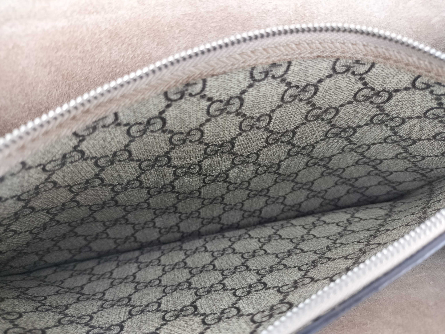 GUCCI GG Supreme Dionysus Large Shoulder Bag in Beige and Silver Supreme Coated Canvas 