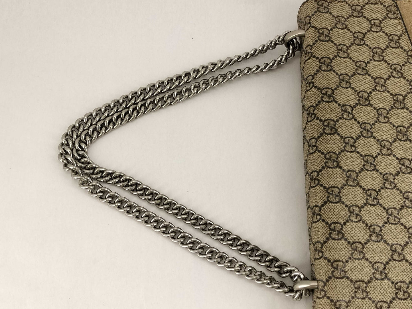 GUCCI GG Supreme Dionysus Large Shoulder Bag in Beige and Silver Supreme Coated Canvas 