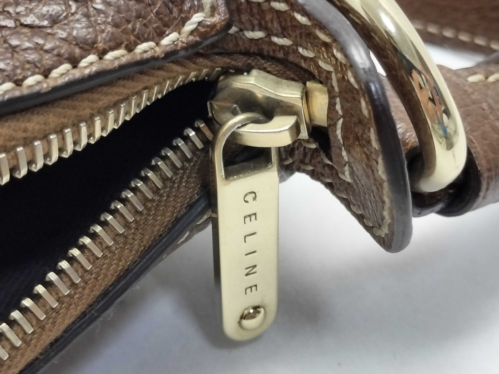 CELINE Celine Pochette Hobo Handbag in Purple/Brown Horse Carriage Print Canvas with Gold SC-ST-0097