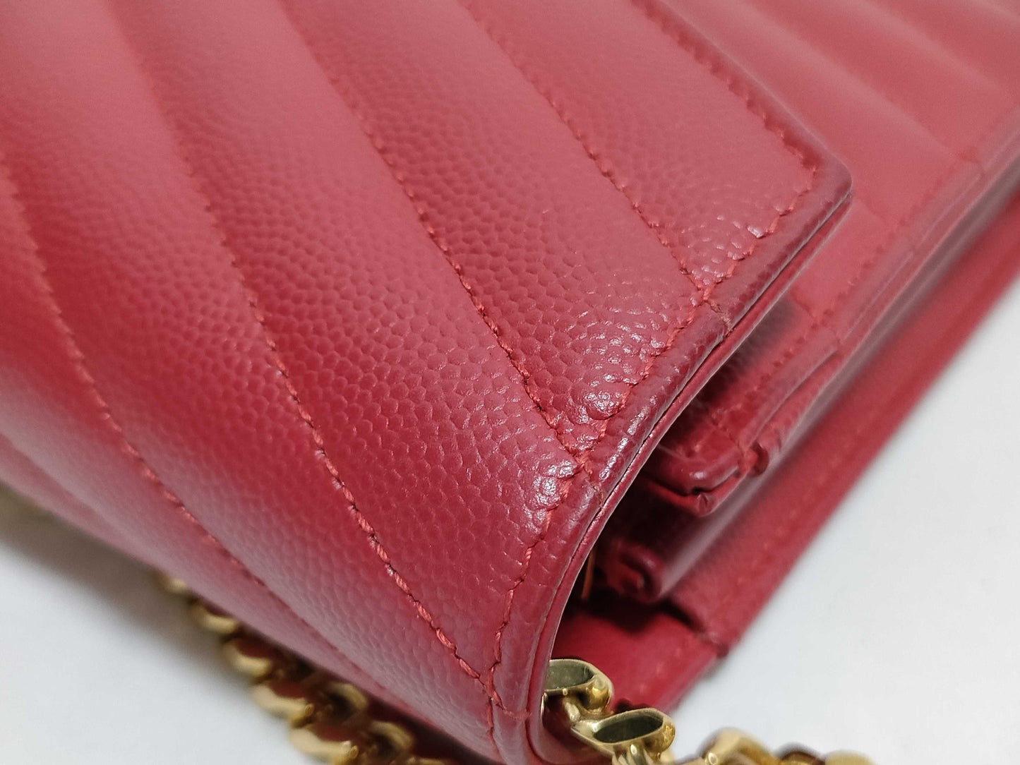SAINT LAURENT Yves Saint Laurent Classic Cassandre Chain Wallet in Red Quilted Grain de Poudre Leather with Gold GUE377828-0217 Shoulder Bag