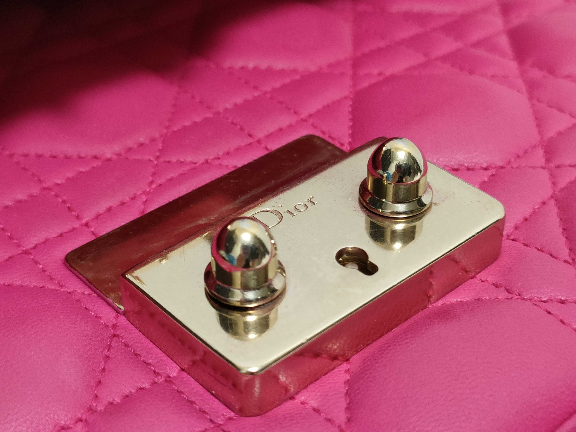 Dior Dior Medium Miss Dior Fuchsia Cannage Lambskin Leather Gold Shoulder Bag 18-MA-0142