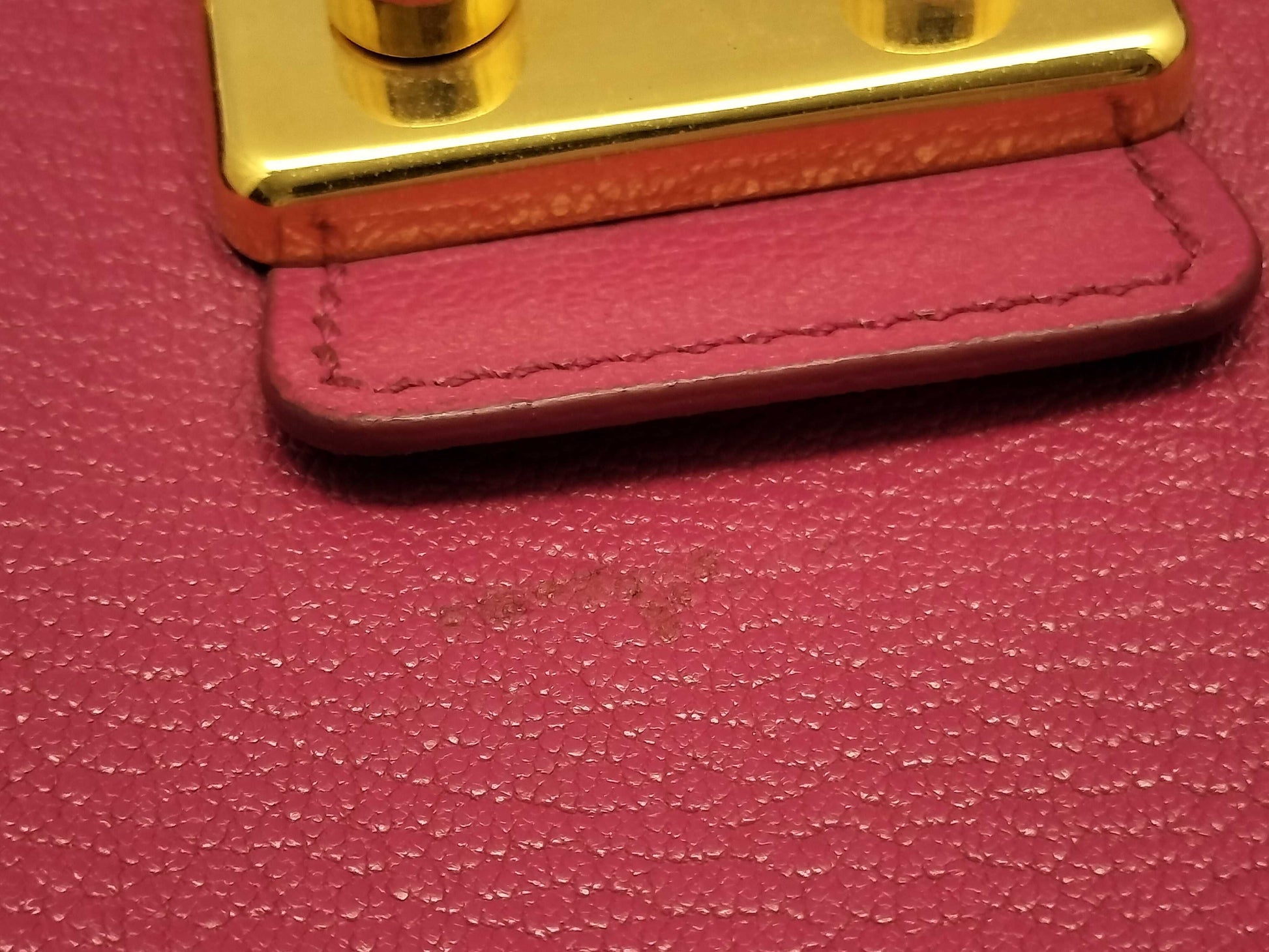 Miu Miu Miu Miu Push Lock Tote in Fuchsia Grained Calfskin Leather with Gold 197 B Shoulder Bag