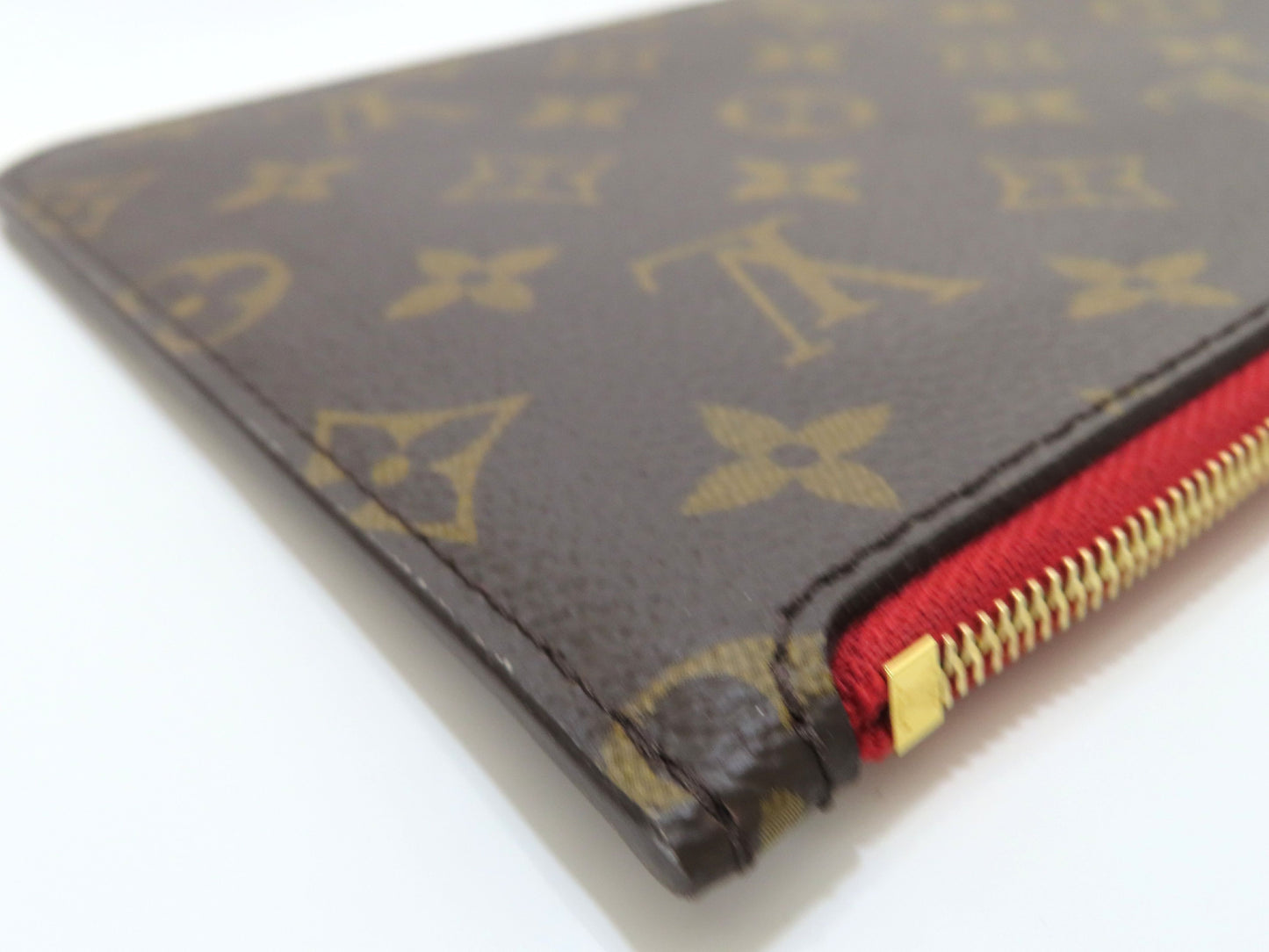 LOUIS VUITTON Unidentified Monogram Louis Vuitton Neverfull Pouch / Brown Monogram Canvas / Gold Hardware Pouch