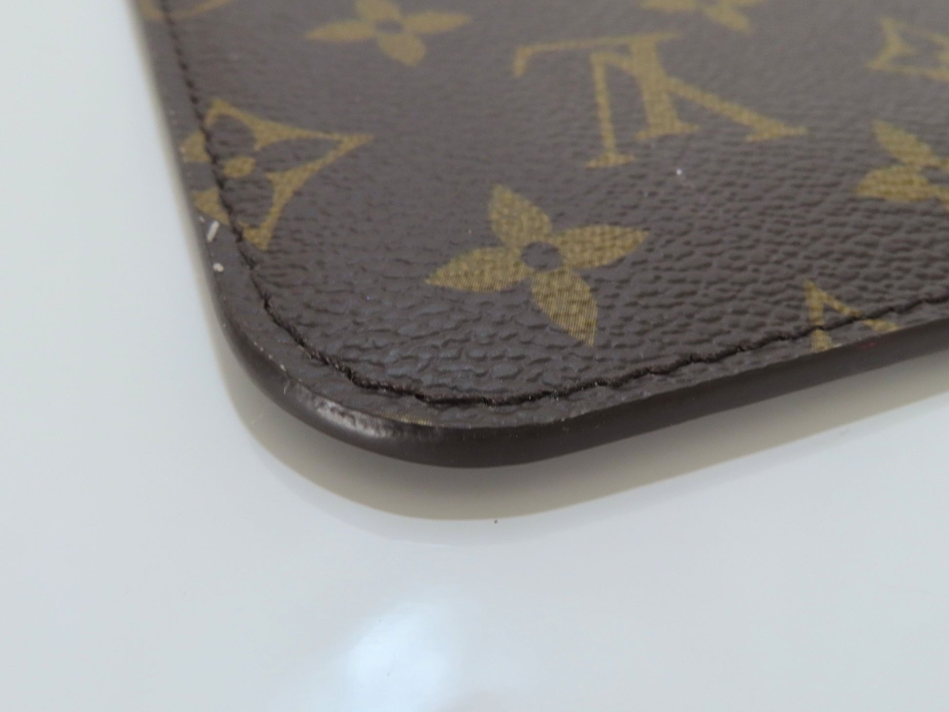 LOUIS VUITTON Unidentified Monogram Louis Vuitton Neverfull Pouch / Brown Monogram Canvas / Gold Hardware Pouch