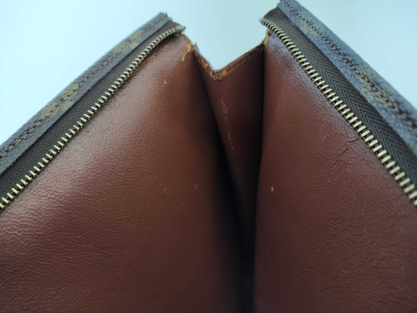 LOUIS VUITTON AN0932 Monogram LOUIS VUITTON Monogram Pochette Toilette M47542 AN0932 Pouch