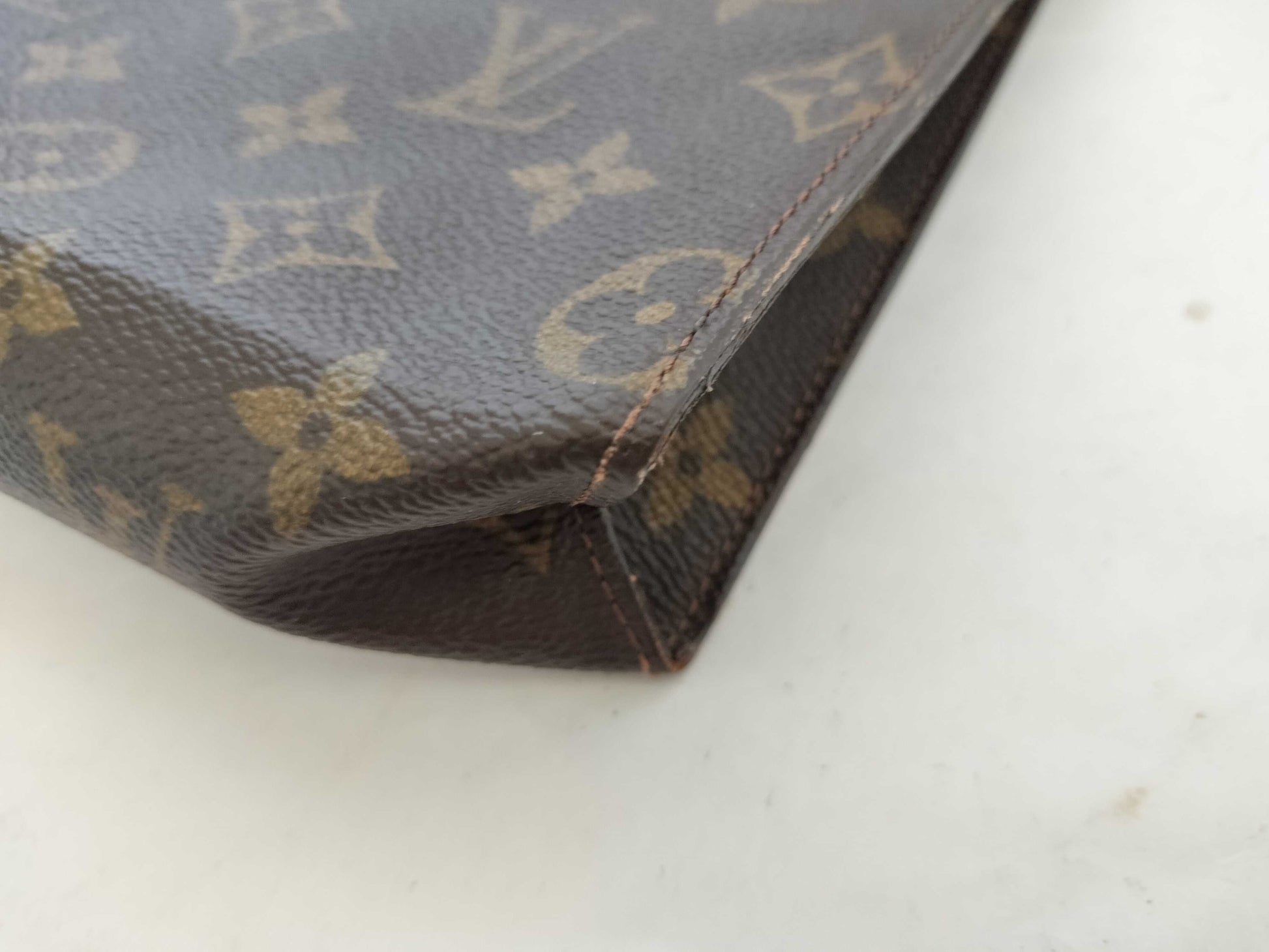 LOUIS VUITTON AN0932 Monogram LOUIS VUITTON Monogram Pochette Toilette M47542 AN0932 Pouch