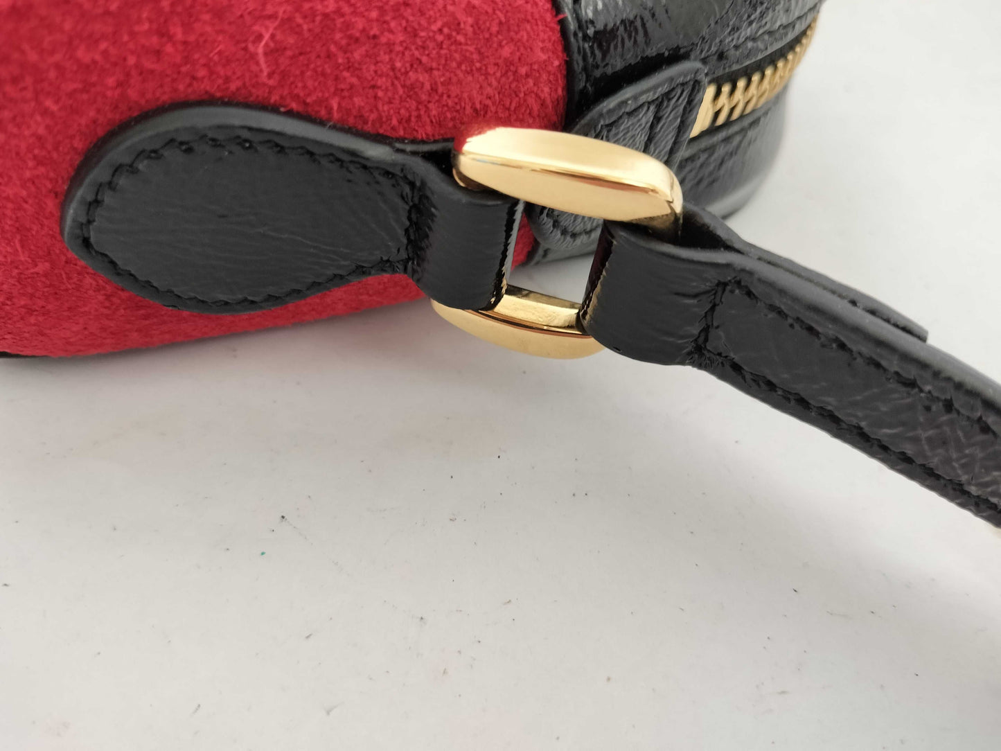 GUCCI GG Supreme Ophidia Suede Shoulder Bag in Red