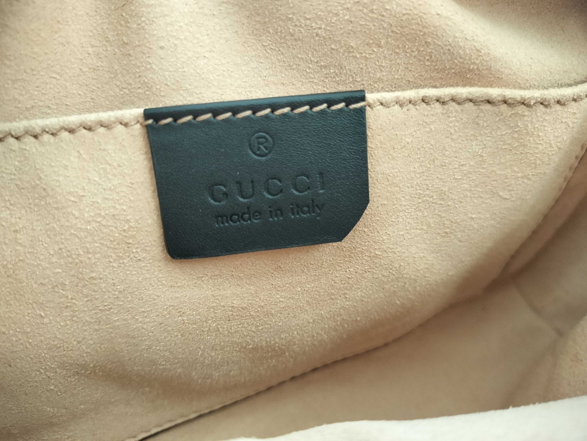 GUCCI GG Supreme Ophidia Suede Shoulder Bag in Red
