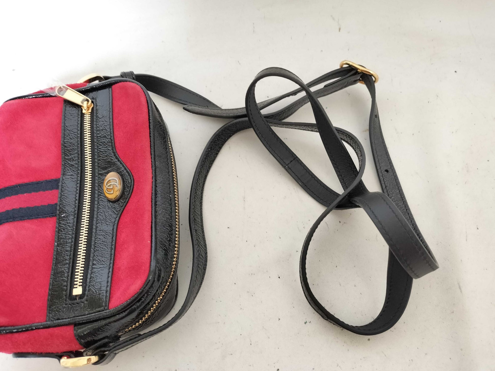GUCCI GG Supreme Ophidia Suede Shoulder Bag in Red