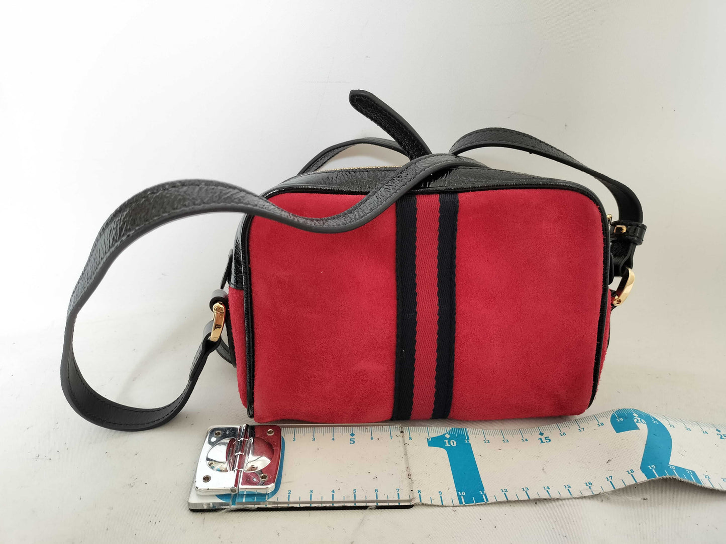 GUCCI GG Supreme Ophidia Suede Shoulder Bag in Red