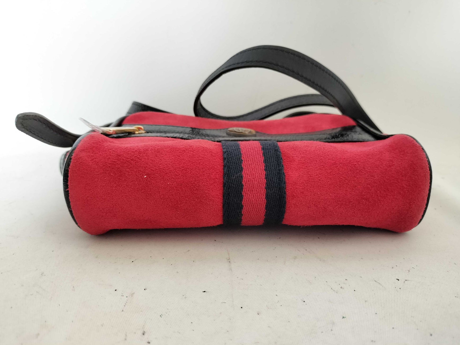 GUCCI GG Supreme Ophidia Suede Shoulder Bag in Red