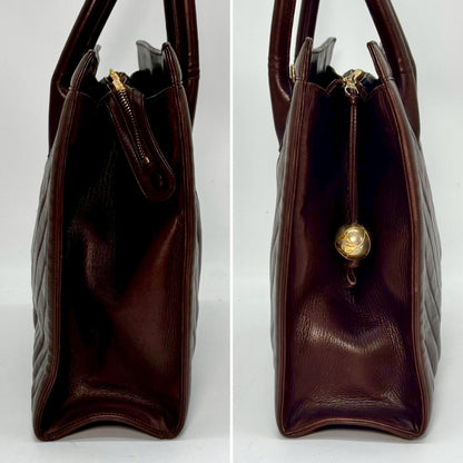 CHANEL Lambskin V-Stitch Handbag Brown 