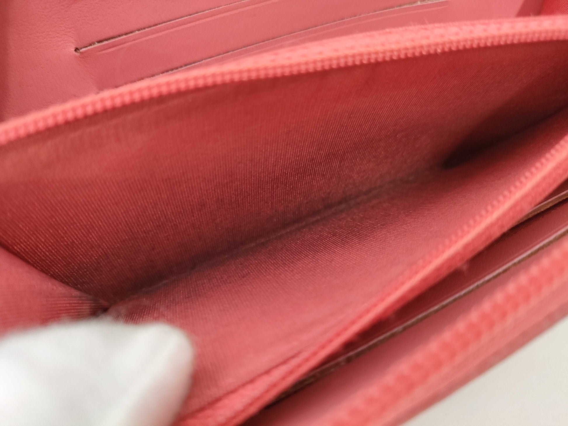 CHANEL Caviar Wallet Round Pink Wallet