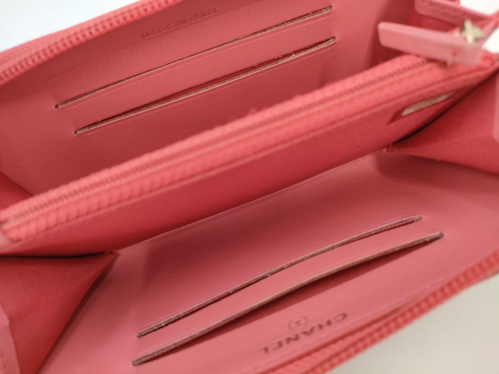 CHANEL Caviar Wallet Round Pink Wallet