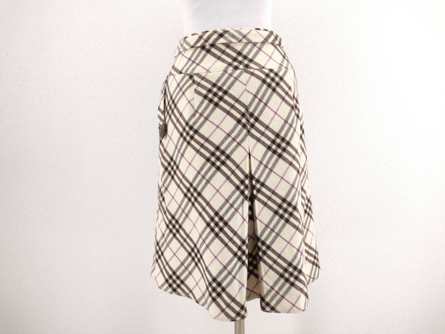 BURBERRY Check Skirt with Belt