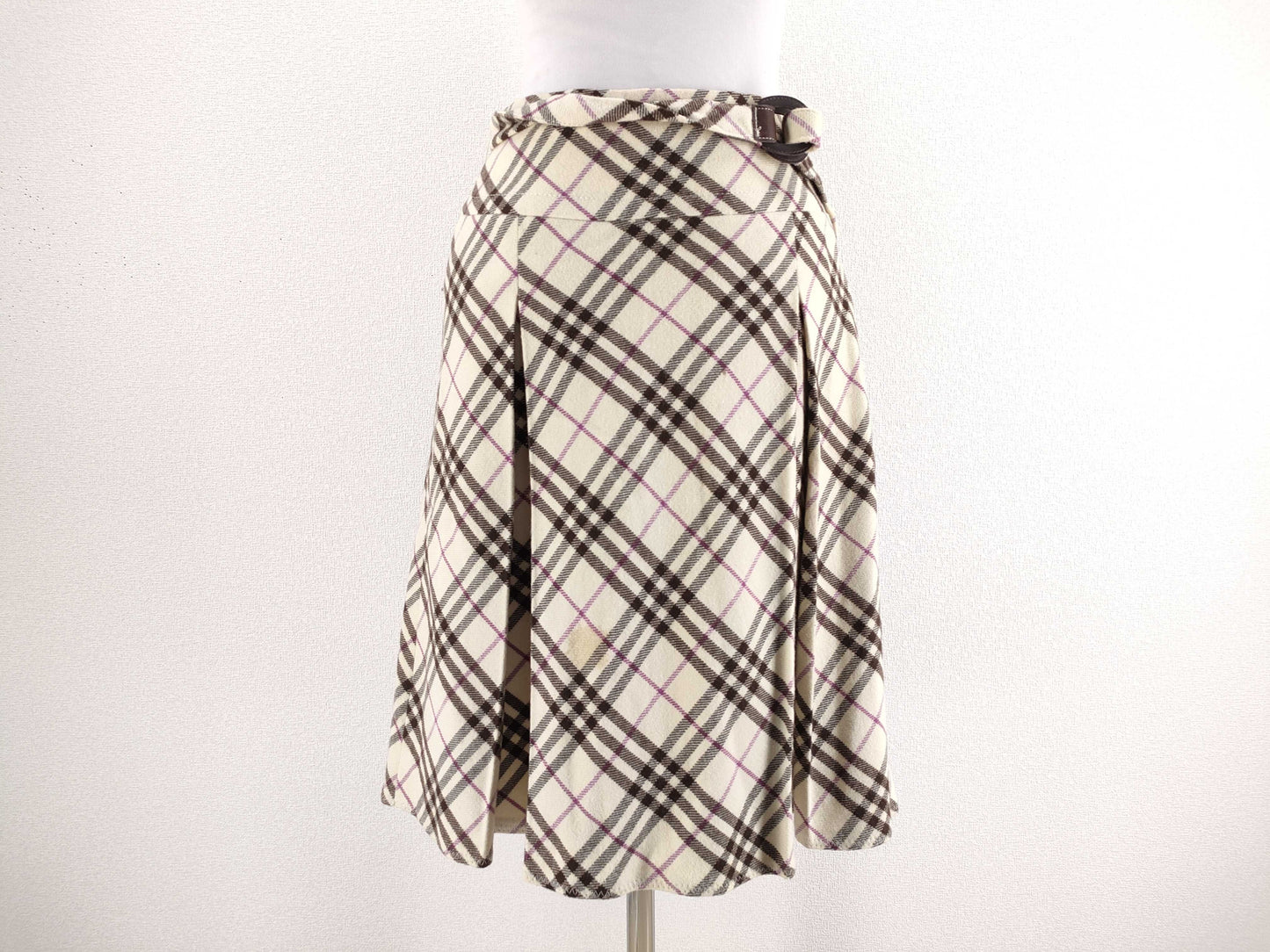 BURBERRY Check Skirt with Belt