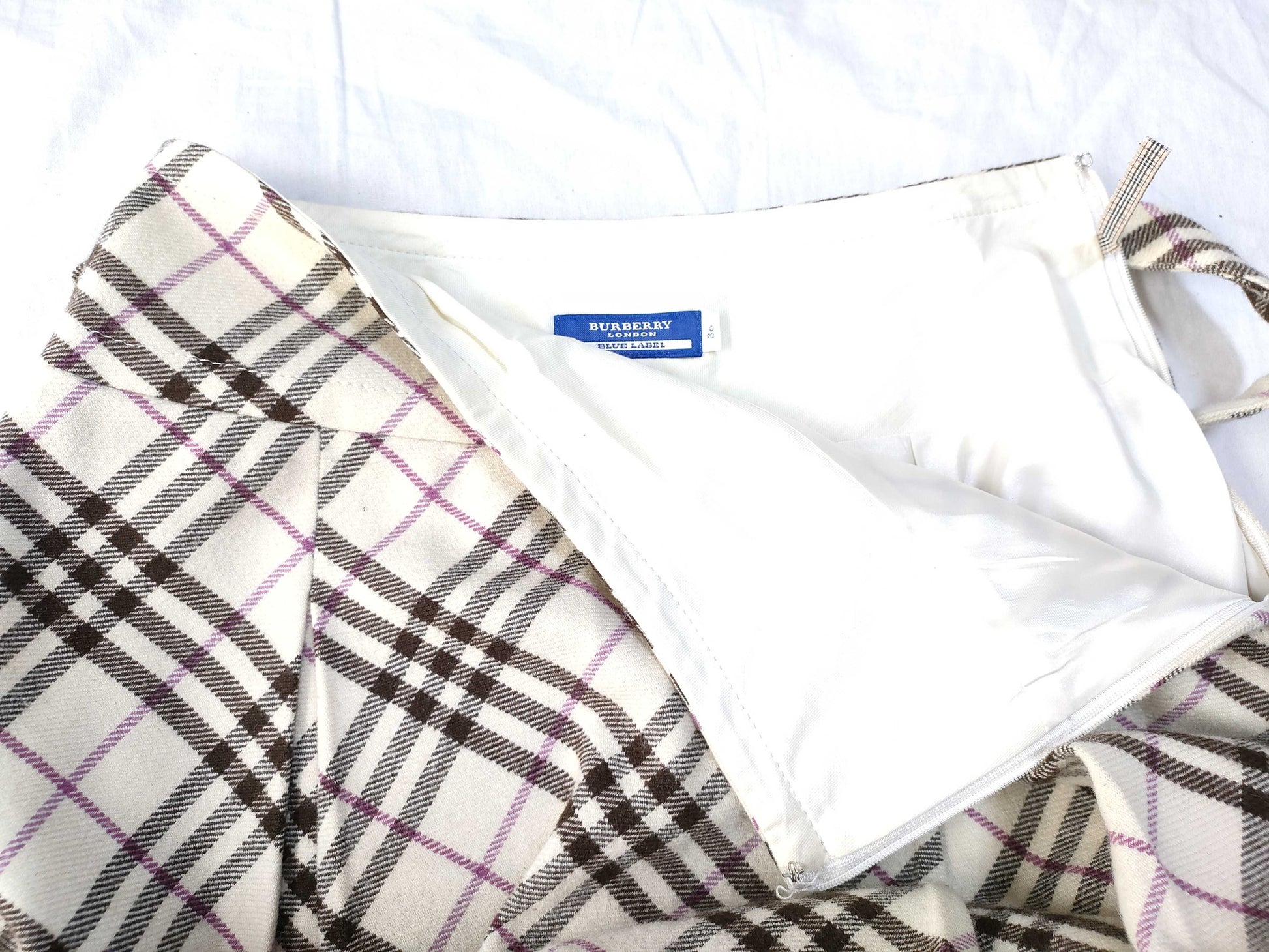 BURBERRY Check Skirt with Belt