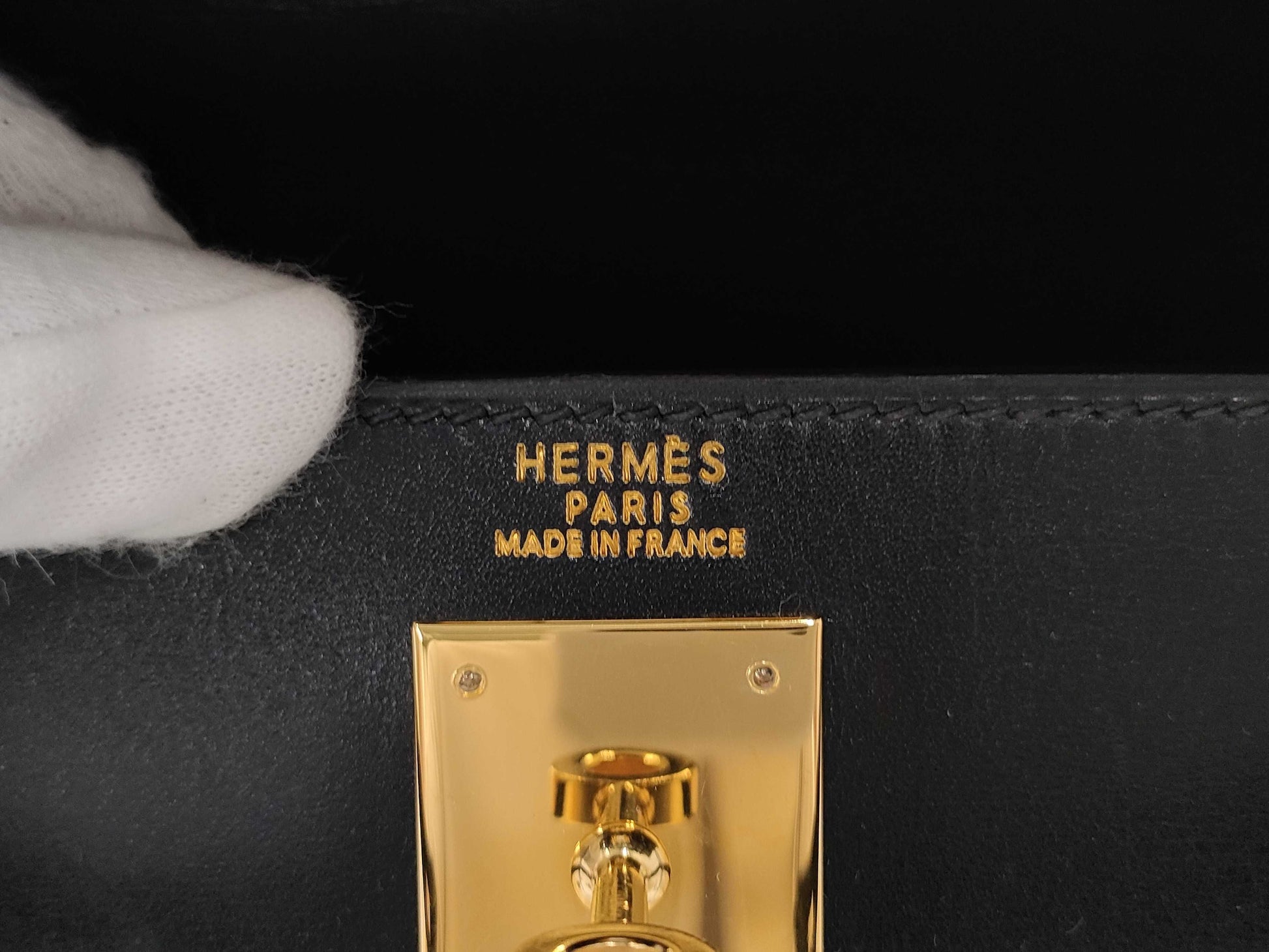 HERMES Kelly 32 Serie Box Calf Leather Black with Gold Hardware □C: 1999 Handbag