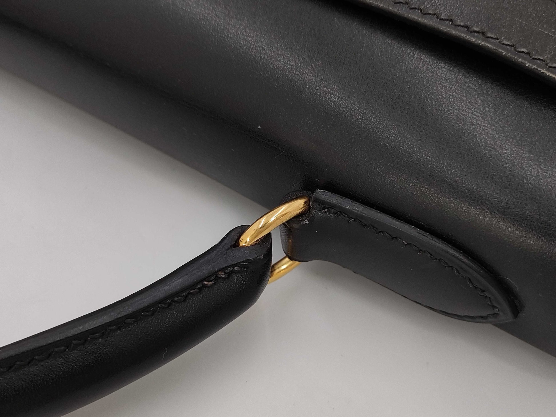 HERMES Kelly 32 Serie Box Calf Leather Black with Gold Hardware □C: 1999 Handbag