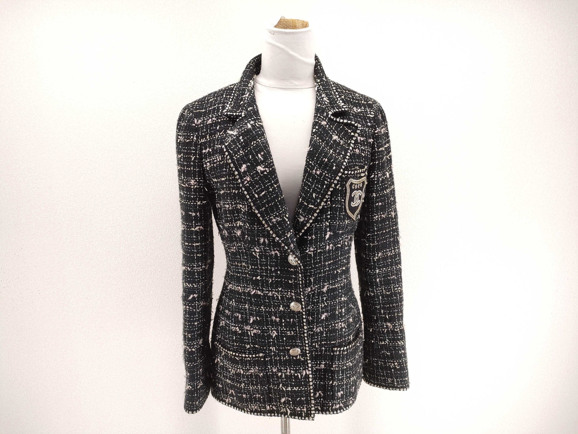 CHANEL CHANEL Emblem Tweed Jacket Size 38 Jacket