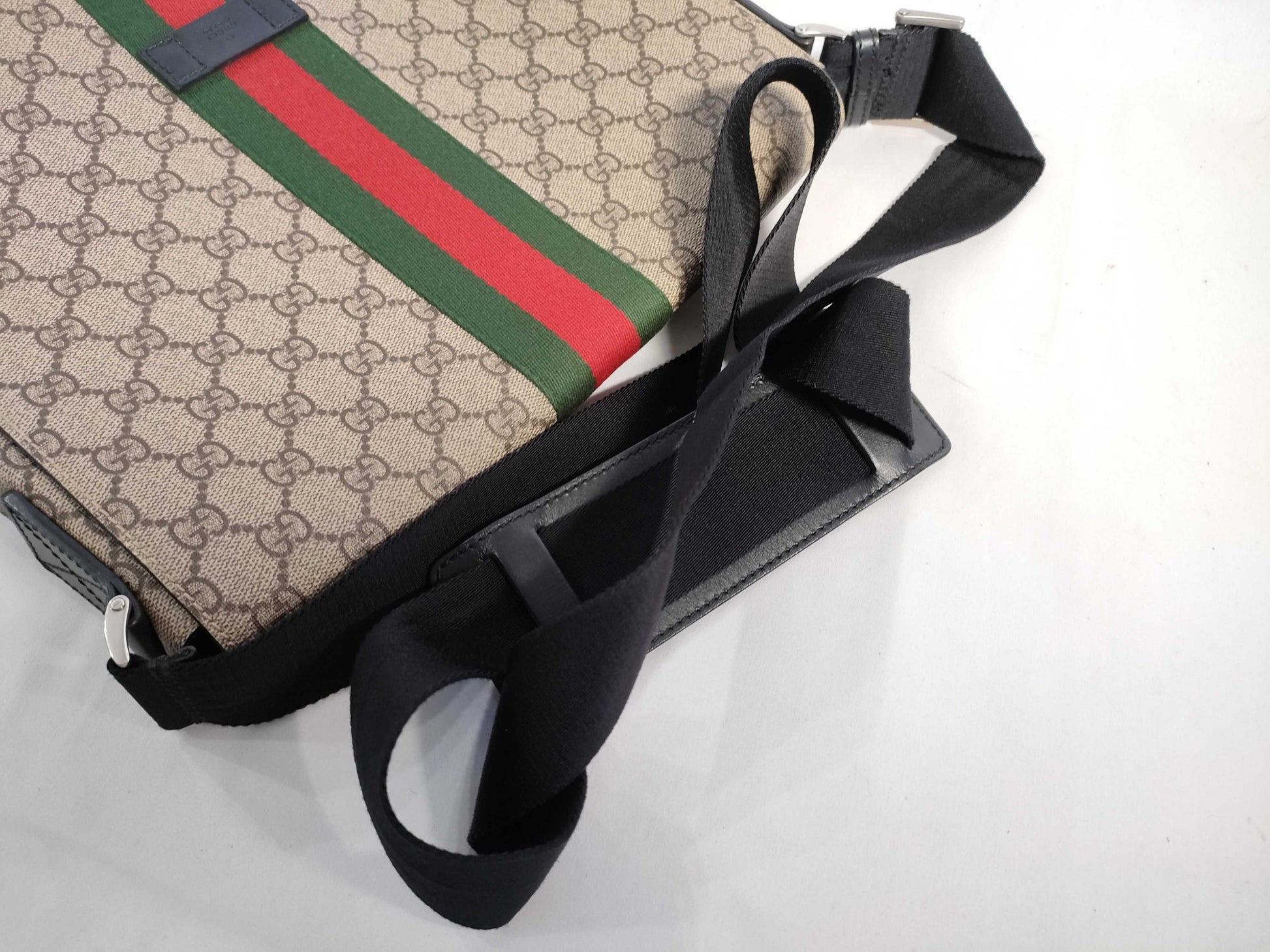 GUCCI GG Supreme Gucci 475432 GG Supreme Sherry Shoulder Bag