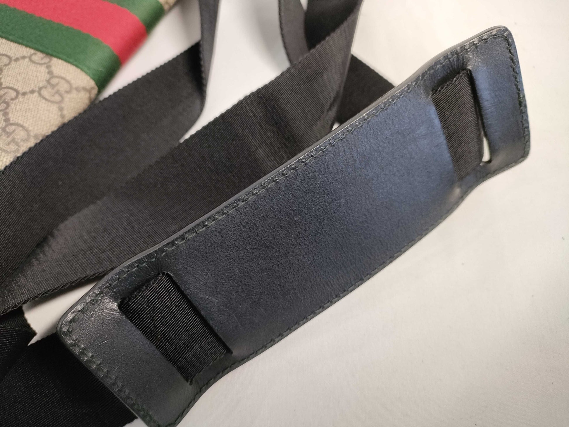 GUCCI GG Supreme Gucci 475432 GG Supreme Sherry Shoulder Bag
