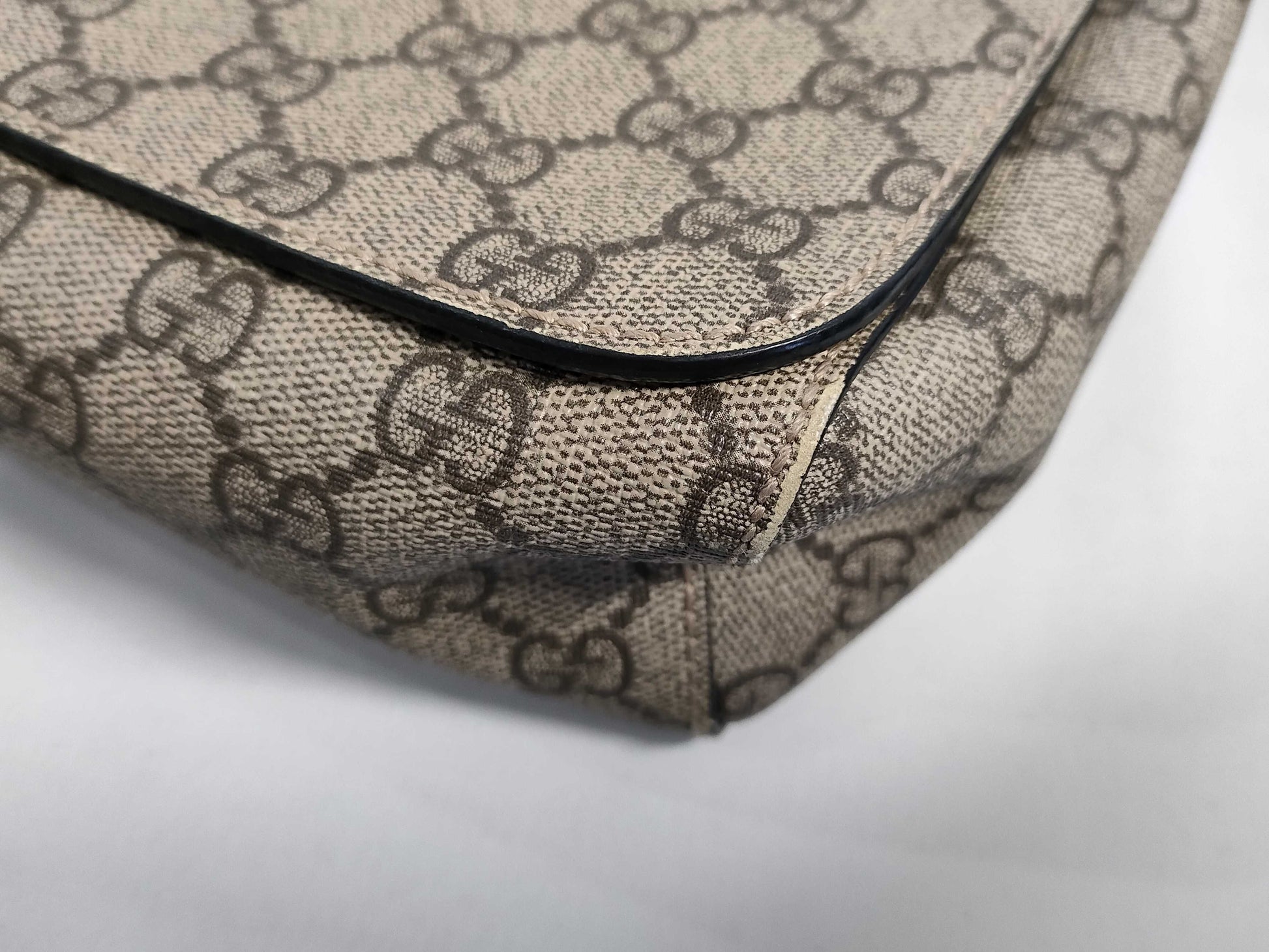 GUCCI GG Supreme Gucci 475432 GG Supreme Sherry Shoulder Bag