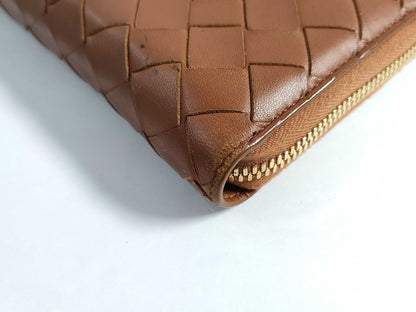 BOTTEGA VENETA Maxi Intrecciato Leather Round Zip Wallet Long Wallet