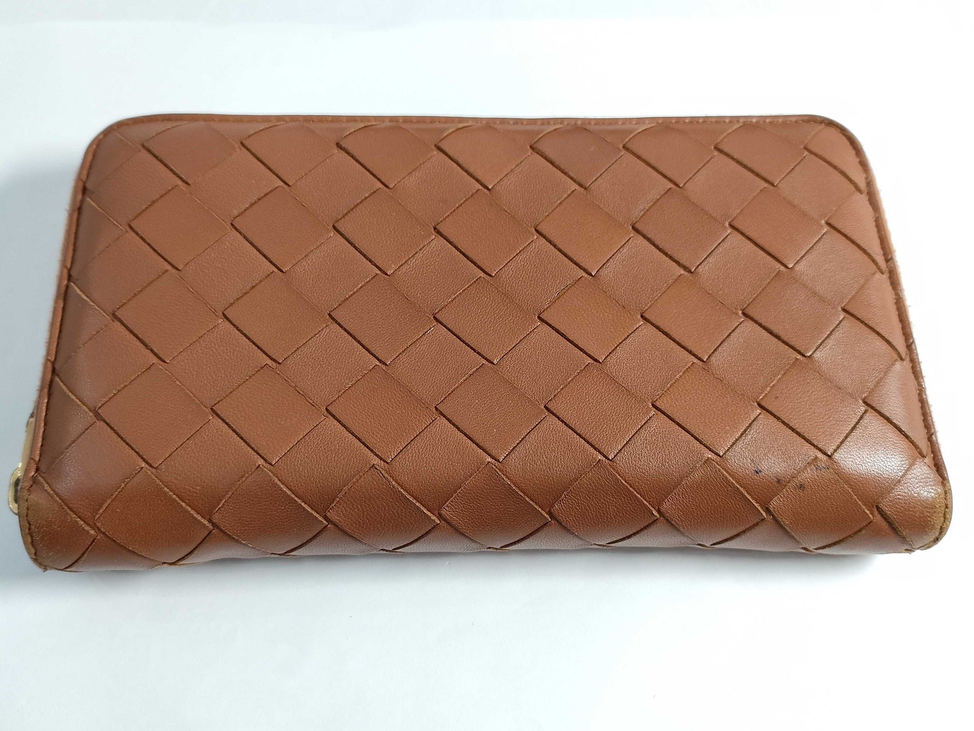 BOTTEGA VENETA Maxi Intrecciato Leather Round Zip Wallet Long Wallet